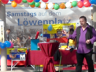 Zauberkünstler Matthias Drechsel beim Kinderfest der Stadt Rüsselsheim